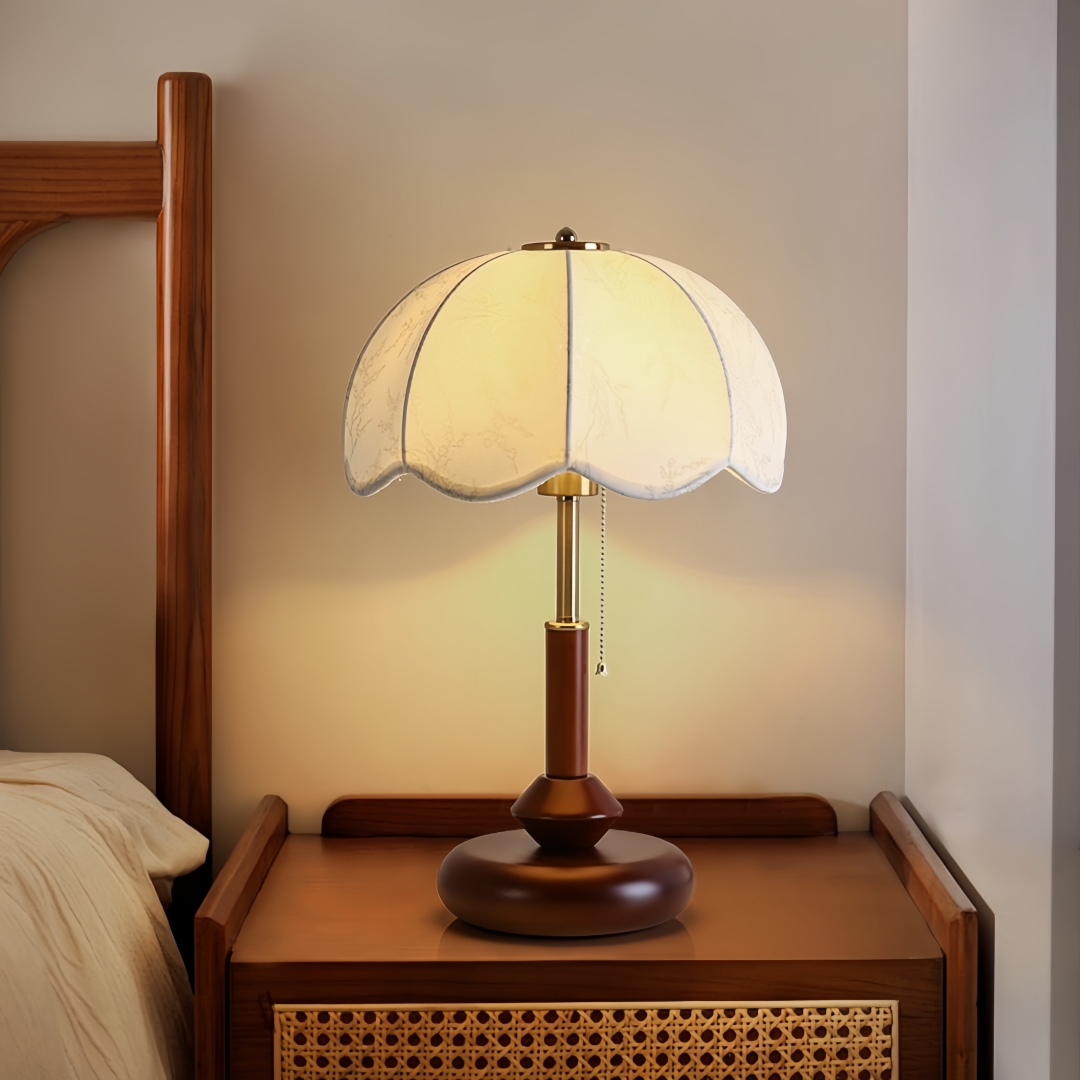 Decor Lighting Lamps - Vintage Scalloped Dome Table Lamp for